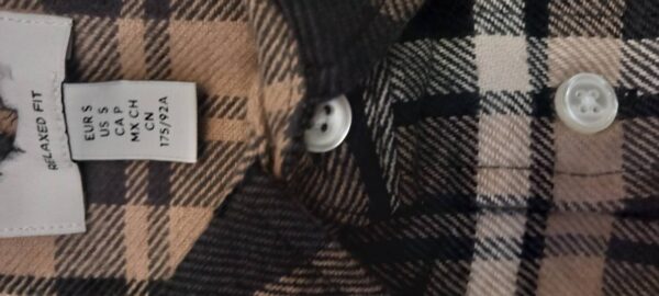 پیراهن مردانه اسپرت پوشاک آستین بلند چهارخانه قهوه‌ای برند H&M – کد۰۱
